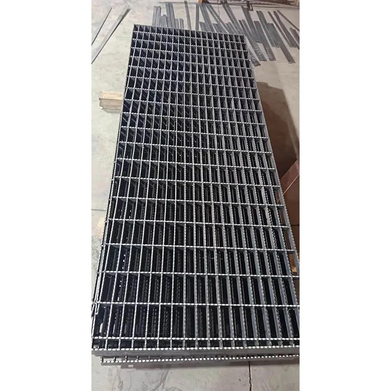 Зубчатая стальная решетка (6)