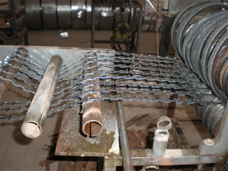 Колючая лента11 (2)